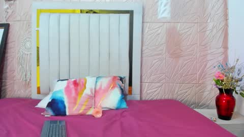 Snapshot of holly_sly chatting on November 2025 07:26:02 PM holly online show from November 2025 07:26:02 PM