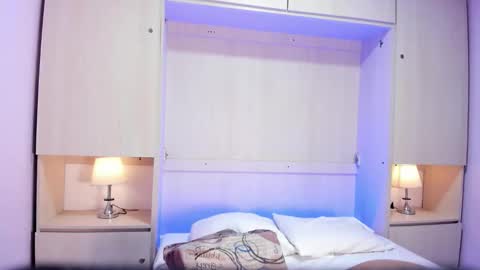 Snapshot of hollyadamss_ chatting on February 2026 12:09:01 PM Sofia online show from February 2026 12:09:01 PM