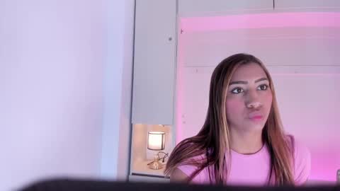 Snapshot of hollyadamss_ chatting on February 2026 11:59:01 AM Sofia online show from February 2026 11:59:01 AM