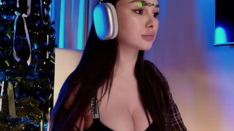 hollyextra online show from January 2025 05:13:02 PM