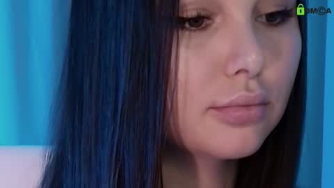 hollyextra online show from February 2025 10:00:02 PM