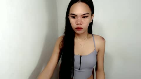 Snapshot of hollyhalo chatting on October 2025 11:32:02 AM hollyhalo online show from October 2025 11:32:02 AM