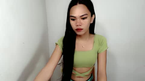 Snapshot of hollyhalo chatting on October 2025 10:30:02 PM hollyhalo online show from October 2025 10:30:02 PM