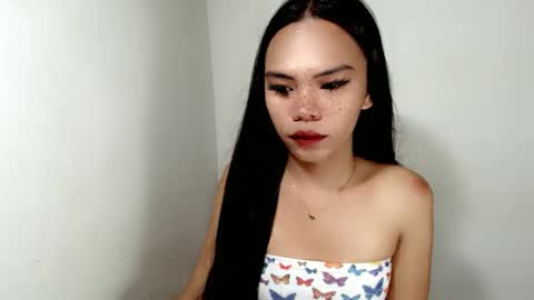 Snapshot of hollyhalo chatting on October 2025 03:24:01 PM hollyhalo online show from October 2025 03:24:01 PM