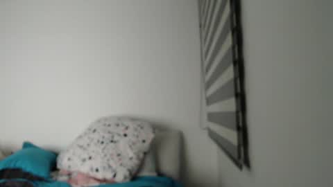 Snapshot of hollykoff chatting on December 2024 05:02:01 AM space online show from December 2024 05:02:01 AM