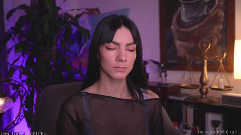 Holly Linder online show from March 2025 02:12:02 AM