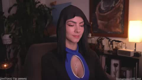 Holly Linder online show from October 2025 02:00:01 AM