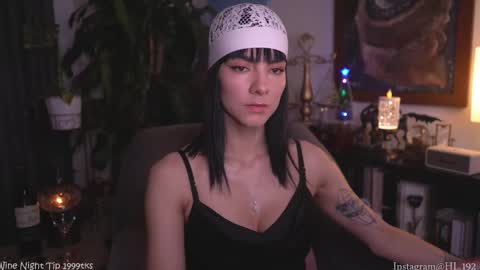 Snapshot of hollylinder_ chatting on November 2025 02:14:01 AM Holly Linder online show from November 2025 02:14:01 AM