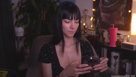 Snapshot of hollylinder_ chatting on December 2025 01:57:02 AM Holly Linder online show from December 2025 01:57:02 AM