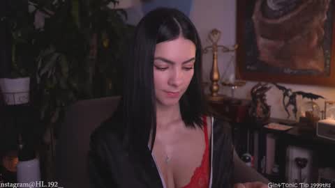 Snapshot of hollylinder_ chatting on February 2026 01:17:01 AM Holly Linder online show from February 2026 01:17:01 AM