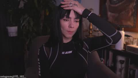 Snapshot of hollylinder_ chatting on February 2026 01:40:02 AM Holly Linder online show from February 2026 01:40:02 AM