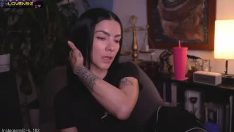 Holly Linder online show from May 2026 02:38:02 AM