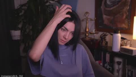 Holly Linder online show from May 2026 01:57:16 AM