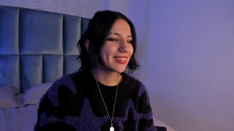 Snapshot of hollypeach_ chatting on May 2026 03:52:02 PM hollypeach_ online show from May 2026 03:52:02 PM
