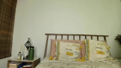 hollyshit_ online show from September 2025 12:33:02 AM