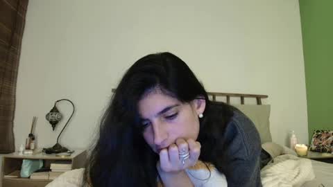 hollyshit_ online show from April 2026 02:28:01 AM