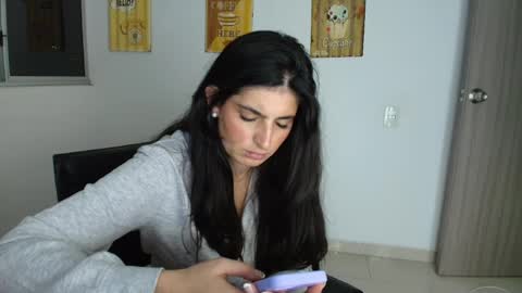 hollyshit_ online show from May 2026 12:50:02 AM