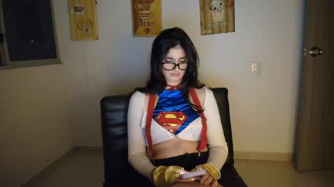 hollyshit_ online show from May 2026 01:25:02 AM