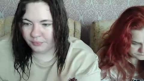 HollyXEva online show from April 2026 06:44:01 AM