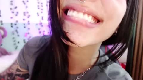 holly online show from December 2024 05:18:02 PM