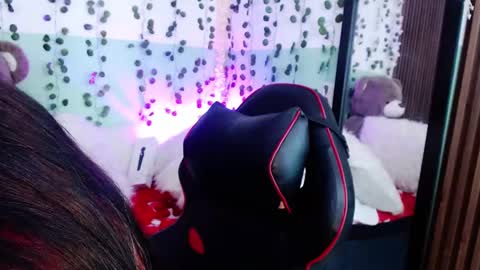 holly online show from December 2024 06:50:01 PM