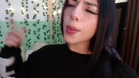 holly online show from January 2025 08:15:01 PM