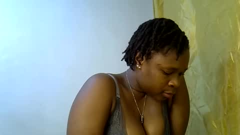 holy_ebony online show from June 2026 11:43:02 PM