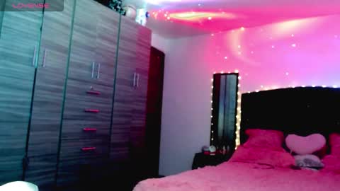 Juli online show from November 2025 04:10:02 AM