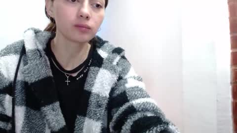 Juli online show from March 2026 03:35:02 AM