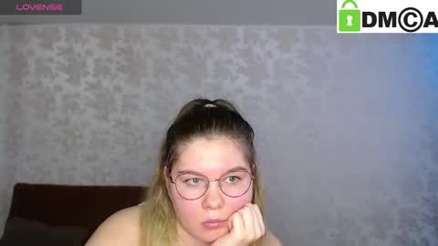 Welcome guys  Pleasure to see you all here  My name is MichaelaTip menu is active Private is open  online show from January 2025 09:05:01 AM