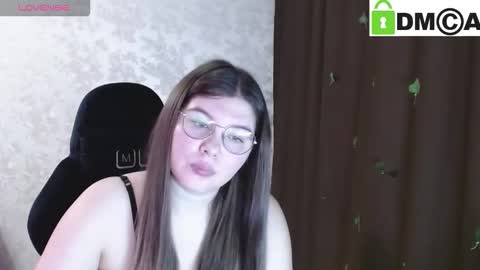 Snapshot of holy_michela chatting on December 2025 03:44:01 AM Welcome guys Pleasure to see you all here My name is MichaelaTip menu is active Private is open online show from December 2025 03:44:01 AM