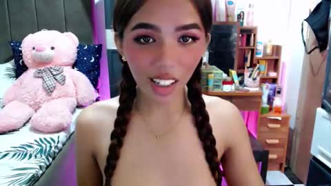 holy_molly1 online show from November 2025 02:27:01 PM