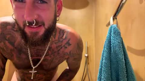 holycouplee online show from August 2026 07:06:01 PM
