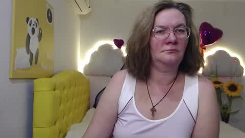 Snapshot of holymilfa chatting on February 2025 02:48:02 PM holymilfa online show from February 2025 02:48:02 PM