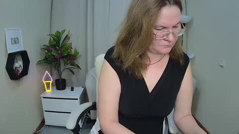 Snapshot of holymilfa chatting on March 2026 07:36:02 AM holymilfa online show from March 2026 07:36:02 AM