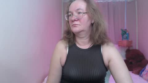 Snapshot of holymilfa chatting on April 2026 12:17:01 PM holymilfa online show from April 2026 12:17:01 PM