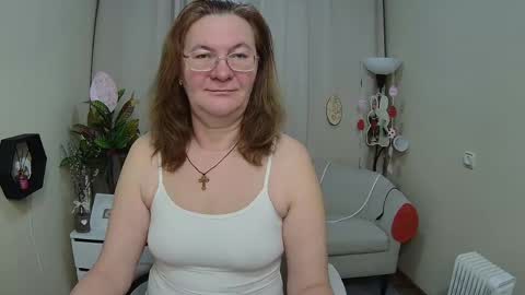 Snapshot of holymilfa chatting on April 2026 07:03:01 AM holymilfa online show from April 2026 07:03:01 AM