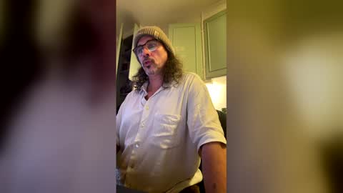 Snapshot of hombresalvatge chatting on April 2026 05:32:01 PM Jaig online show from April 2026 05:32:01 PM