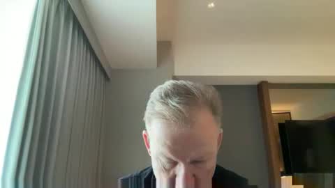 Snapshot of hommelpong chatting on December 2025 05:34:02 AM Daffy online show from December 2025 05:34:02 AM