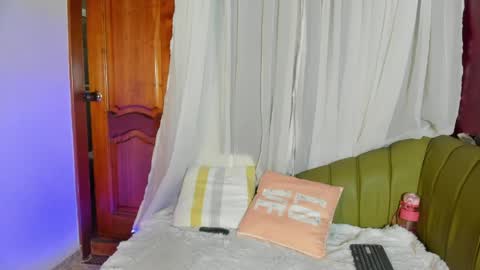 honey  monroe online show from April 2026 12:30:02 AM