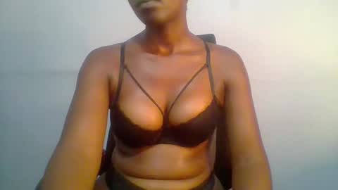 Snapshot of honey_beb chatting on February 2025 04:22:01 PM honey_beb online show from February 2025 04:22:01 PM