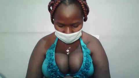 Snapshot of honey_beb chatting on September 2025 06:35:01 AM honey_beb online show from September 2025 06:35:01 AM