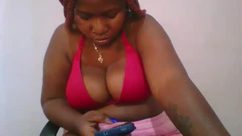 Snapshot of honey_beb chatting on September 2025 07:13:02 AM honey_beb online show from September 2025 07:13:02 AM