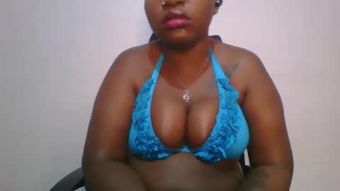 Snapshot of honey_beb chatting on October 2025 04:50:01 PM honey_beb online show from October 2025 04:50:01 PM