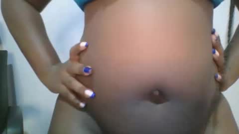 Snapshot of honey_beb chatting on October 2025 05:30:02 AM honey_beb online show from October 2025 05:30:02 AM