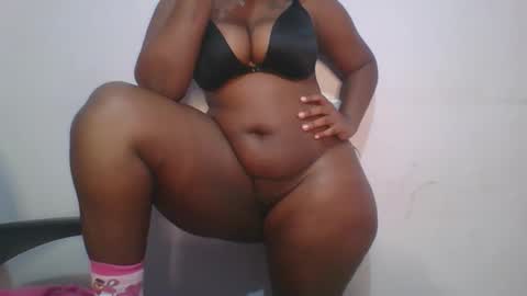 Snapshot of honey_beb chatting on October 2025 07:10:02 AM honey_beb online show from October 2025 07:10:02 AM