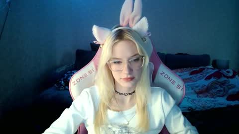 honey_bold online show from December 2025 09:48:01 AM