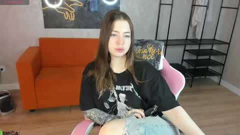 Snapshot of honey_cherrry chatting on April 2026 01:30:01 AM Honey online show from April 2026 01:30:01 AM