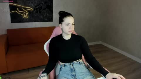 Snapshot of honey_cherrry chatting on May 2026 01:14:02 AM Honey online show from May 2026 01:14:02 AM