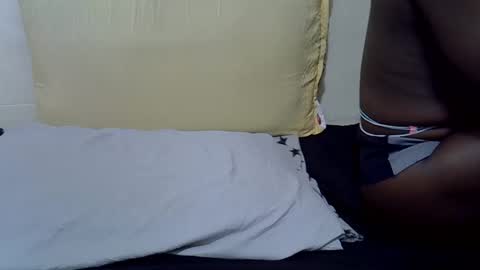 Snapshot of honey_dripe chatting on May 2026 10:36:01 AM flozzy online show from May 2026 10:36:01 AM
